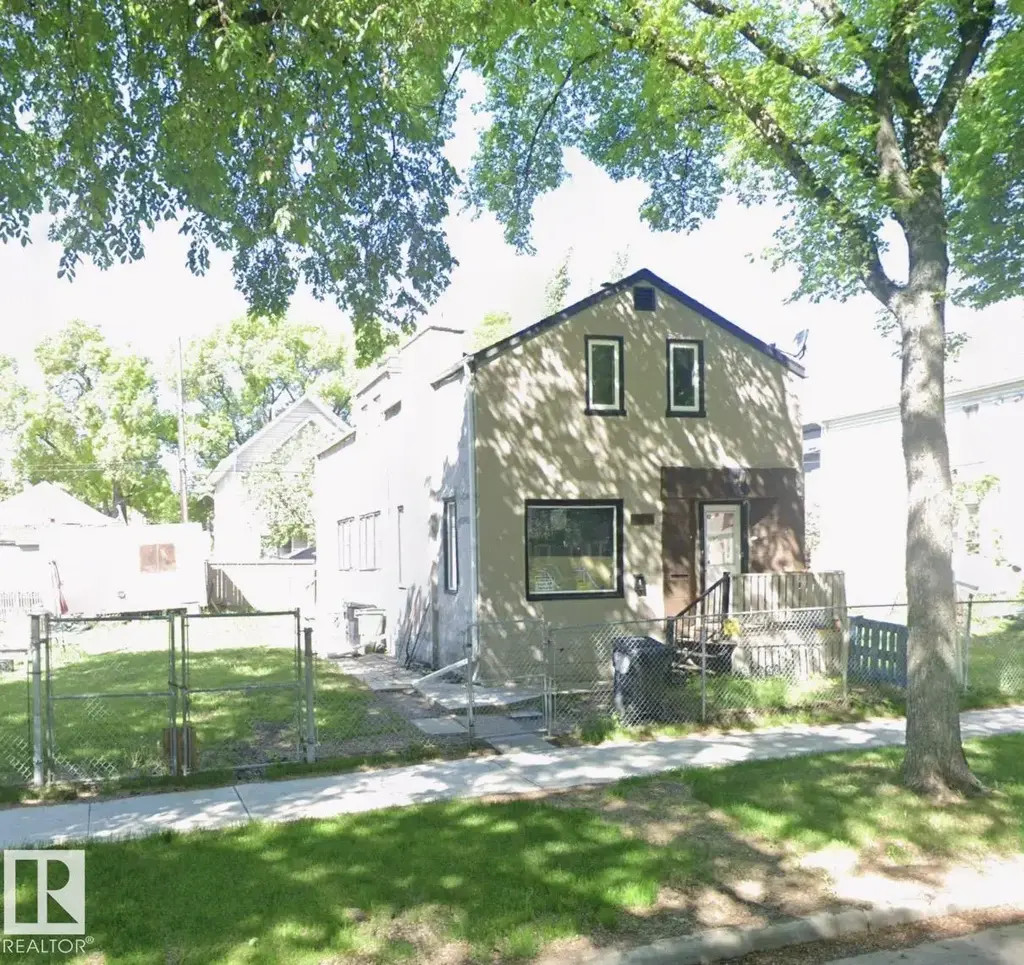 10852 92 St Nw, Edmonton
